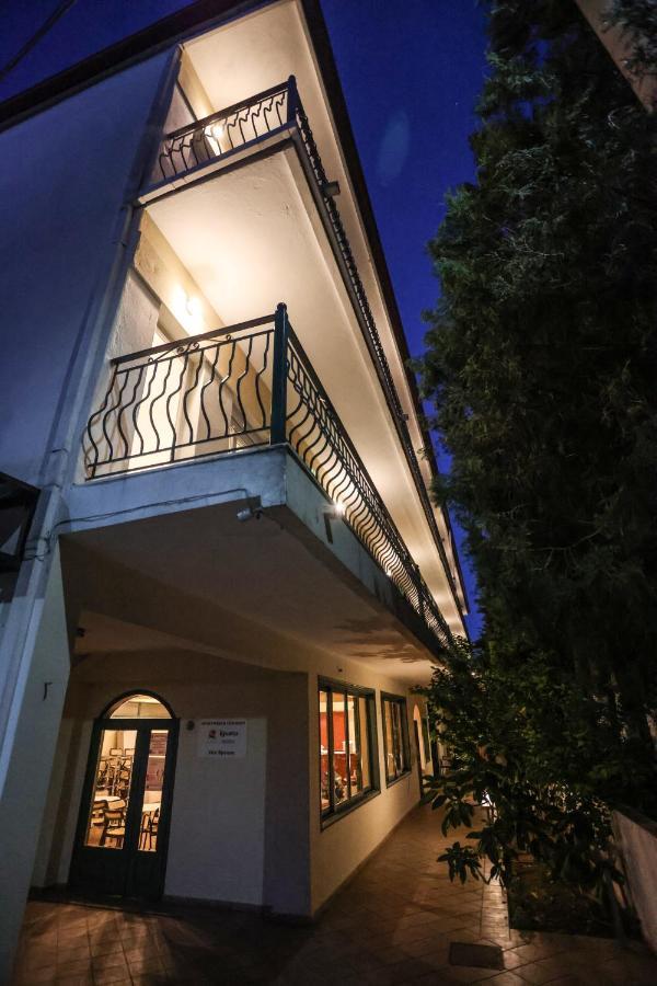 Spanos Apartments Anna'S Lodge Polychrono Ngoại thất bức ảnh