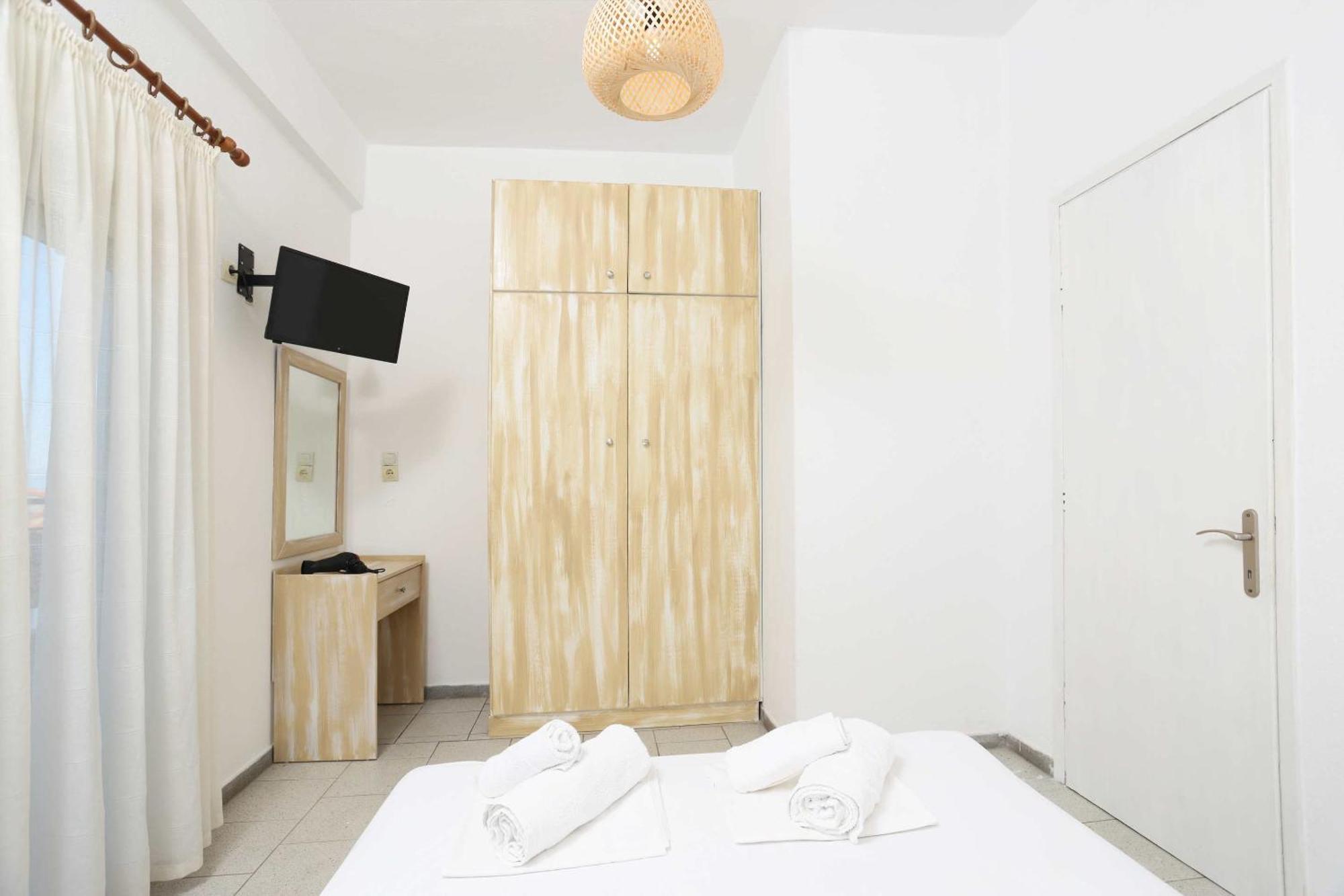 Spanos Apartments Anna'S Lodge Polychrono Ngoại thất bức ảnh